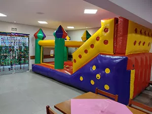 Aluguel Tobogã com Piscina de Bolinhas Inflável Foto 5